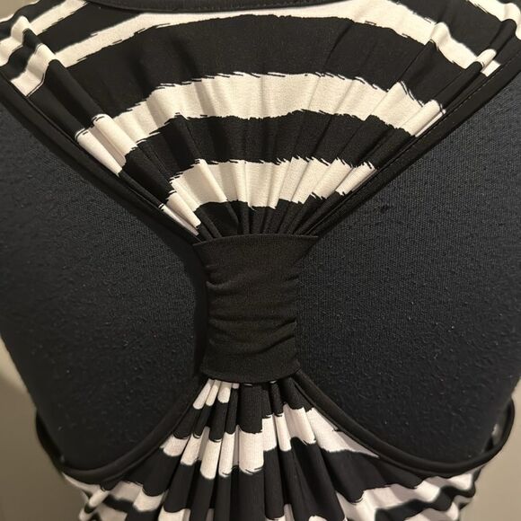 Calvin Klein black/white zebra stripe stretch racerback maxi. Size 12. - Picture 4 of 6